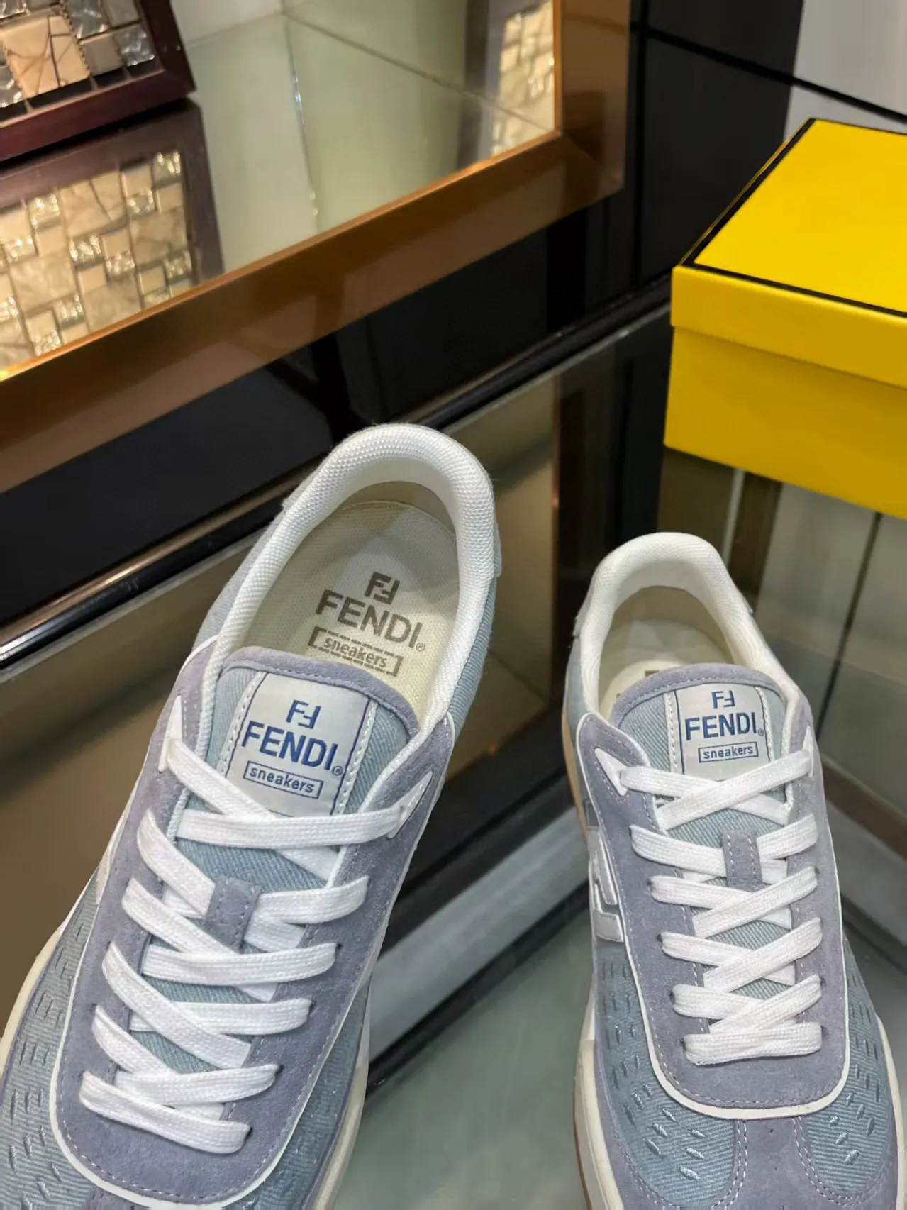 Factory price: 600💰Top version for couples Fendi 2025 New Year Hot Series [Couples👫Casual Sports Shoes] FD match Original Purchased One to One Reproduction The first sports shoe fendi match created by designer Kim Jones and Donkey Brand Trainer basketball sneakers, fresh blood injected with FF retro design Super good-looking and versatile, the upper is made of cowhide and cowhide splicing combination, with raised double F on the side The logo lining is made of terry velvet ✔️ Super soft on the feet, lightweight, comfortable to match with sweatshirts, Fabric: Cowhide ➕ Cow color matching, Outsole: Original open mold multi-color color matching sole, Packaging: Original full set of packaging, Size: Women's 35-40 / Men's 38-44, customized 45